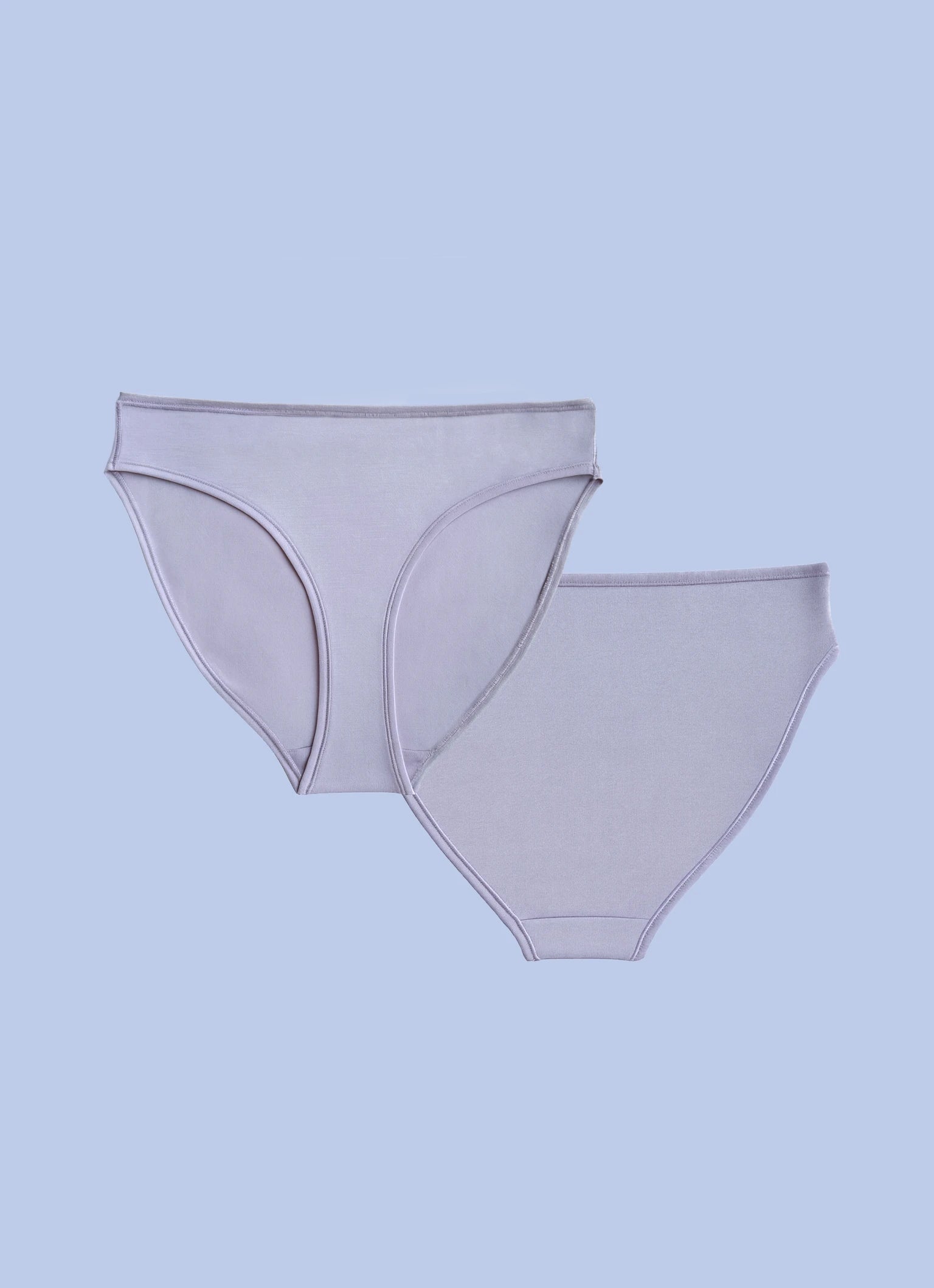 Kiseau organic cotton bikini underwear for women, sustainable and breathable fabric, front and back views flat lay.